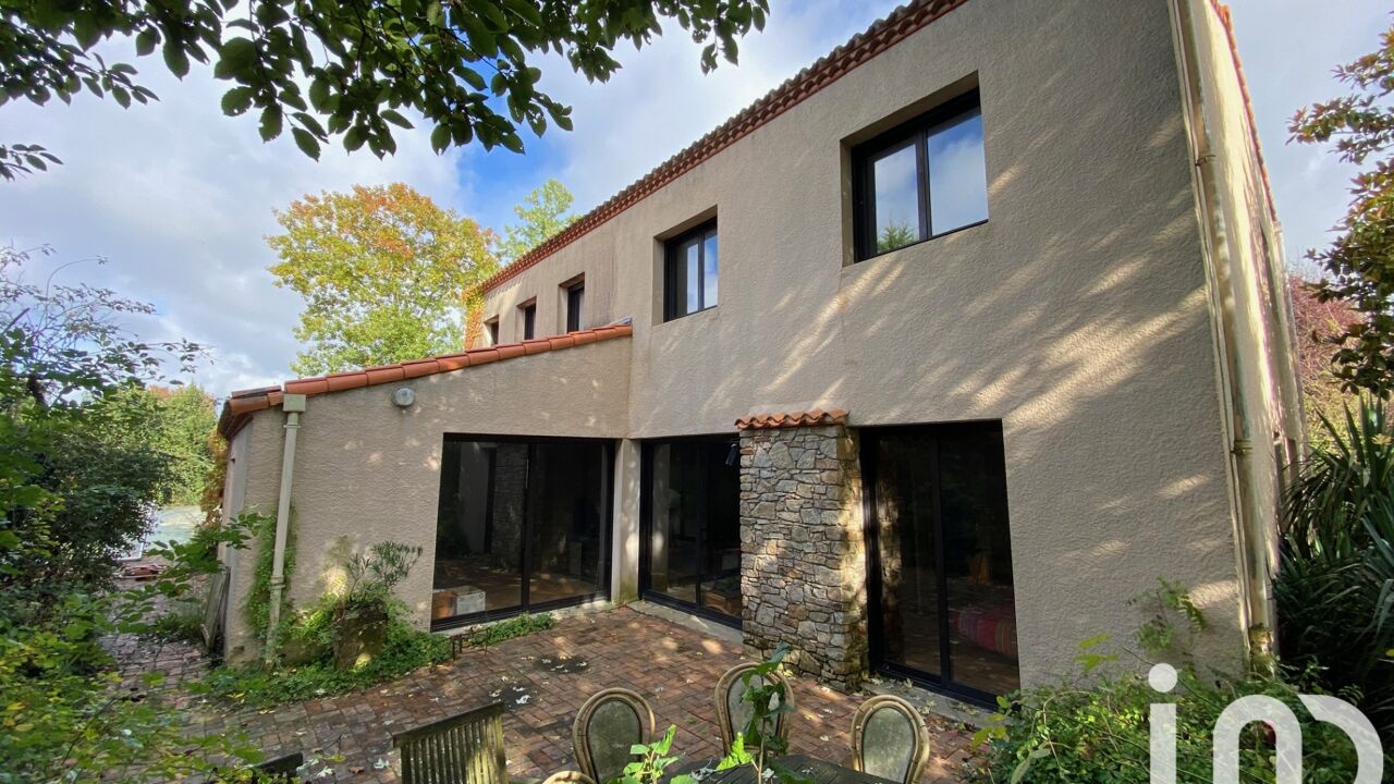 maison 8 pièces 230 m2 à vendre à Les Herbiers (85500)