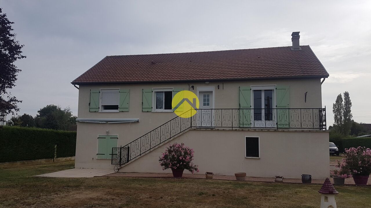 maison 5 pièces 92 m2 à vendre à Saint-Pierre-le-Moûtier (58240)