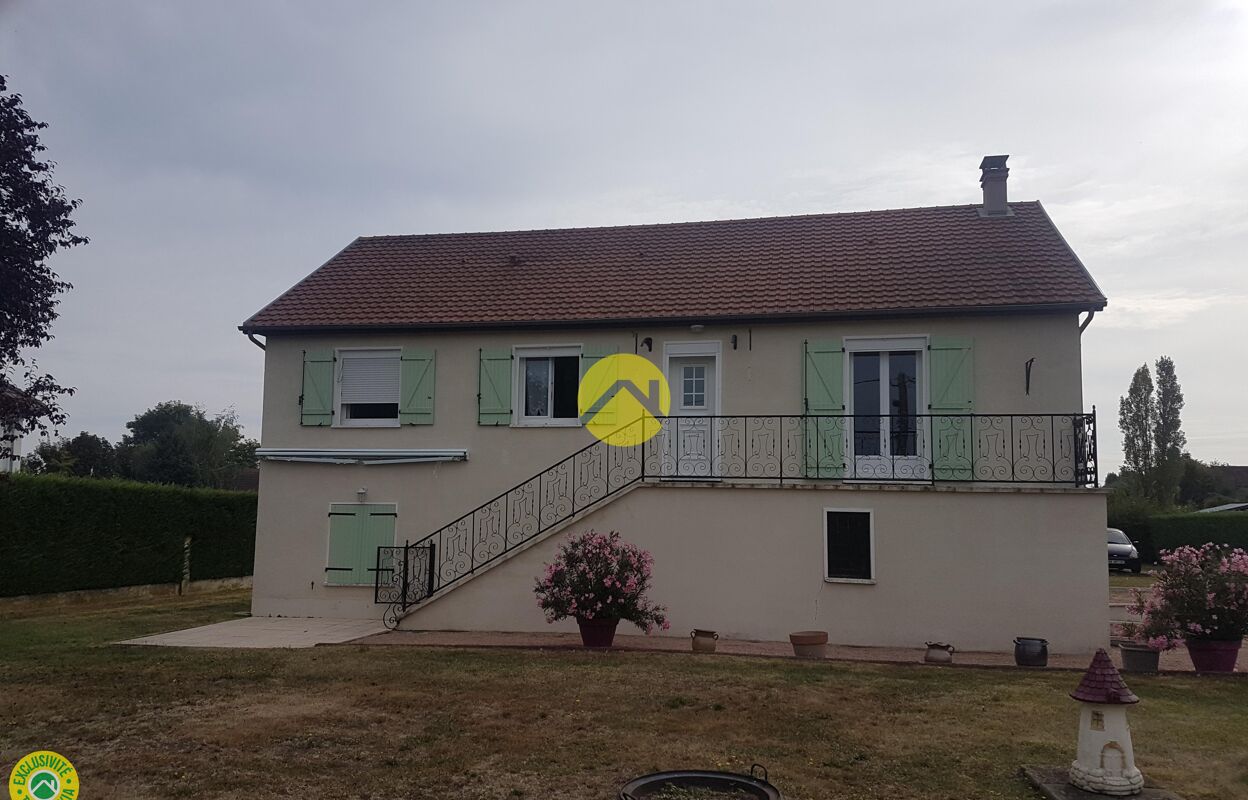 maison 5 pièces 92 m2 à vendre à Saint-Pierre-le-Moûtier (58240)