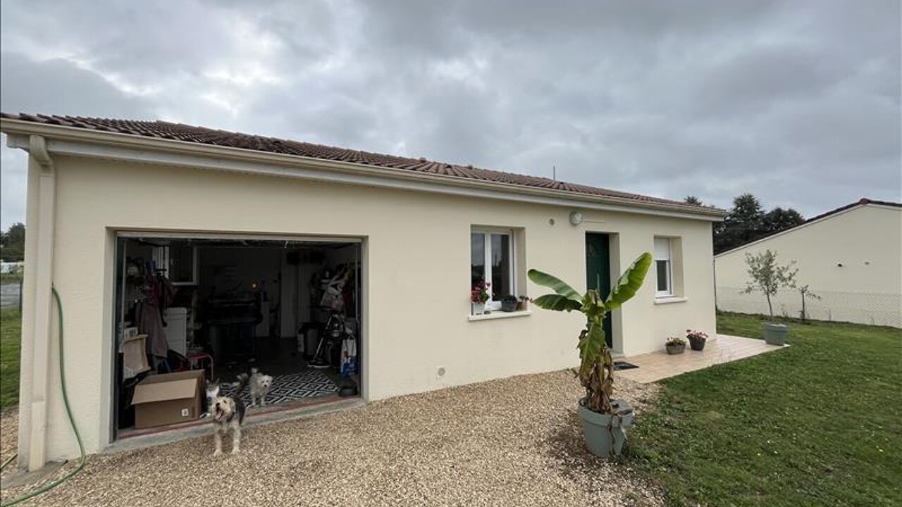 maison 4 pièces 77 m2 à vendre à Rochechouart (87600)