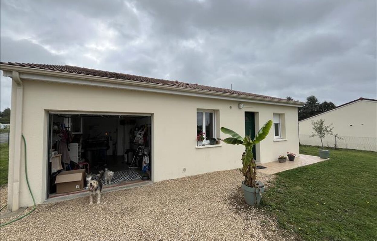 maison 4 pièces 77 m2 à vendre à Rochechouart (87600)