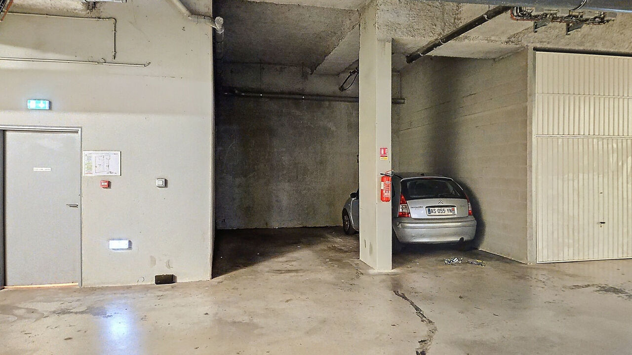 garage  pièces  m2 à vendre à Marseille 2 (13002)