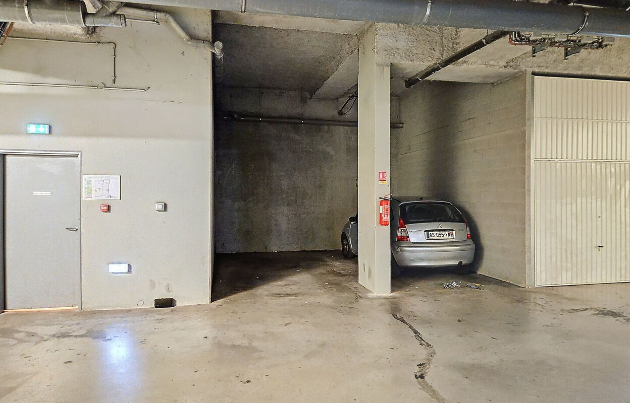 garage  pièces  m2 à vendre à Marseille 2 (13002)