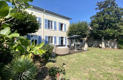 vente maison 449 000 € à proximité de Saint-André-le-Puy (42210)