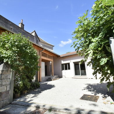 Maison 9 pièces 300 m²