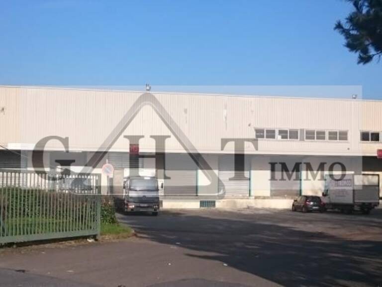 Local d'activité de 750 m² à louer à GARGES LES GONESSE — photo 1