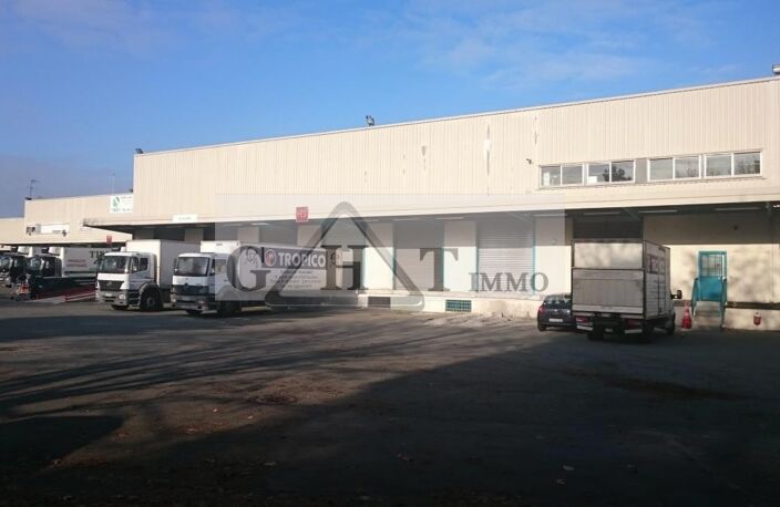 Local d'activité de 750 m² à louer à GARGES LES GONESSE — photo 2