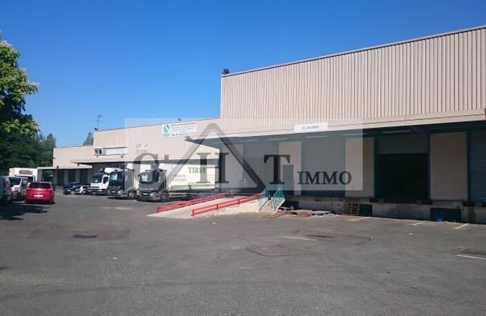Local d'activité de 750 m² à louer à GARGES LES GONESSE — photo 3