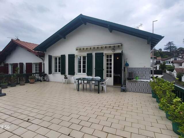 MAISON TRADITIONNELLE BASQUE - CENTRE VILLE — photo du bien