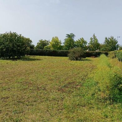 Terrain 688 m²