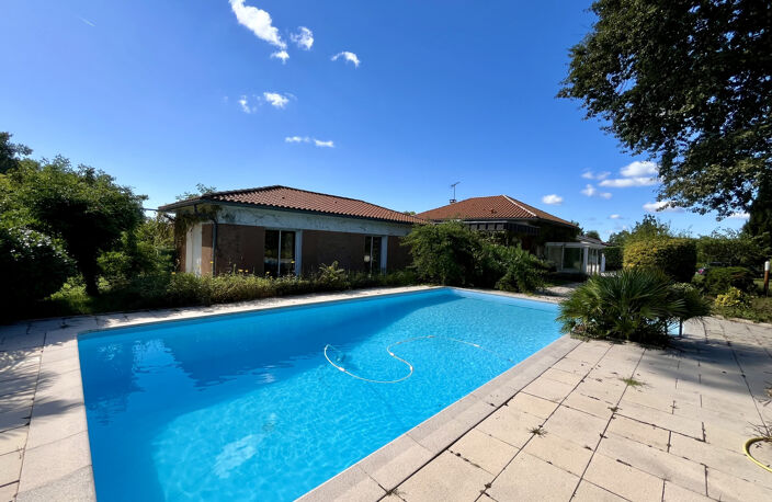 CADAUJAC - MAISON EN PIERRE DE PLAIN PIED AVEC PISCINE — photo 3