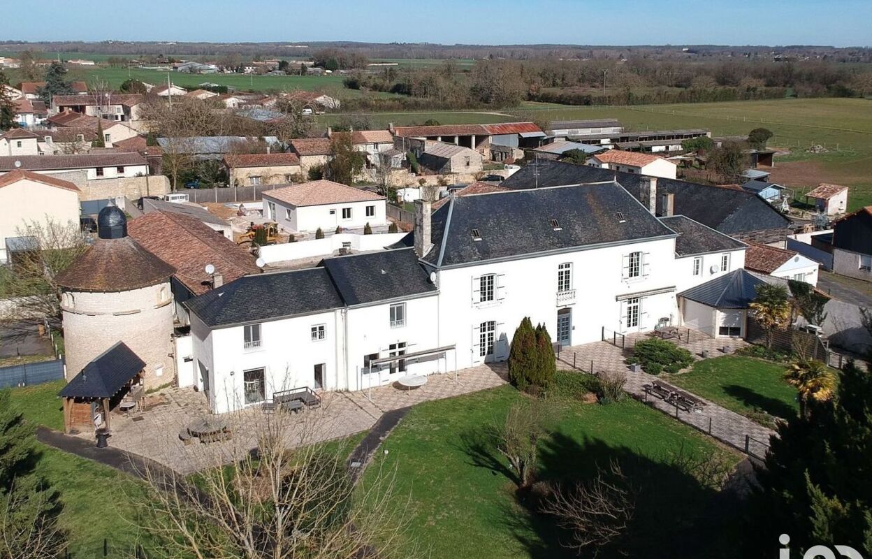 maison 20 pièces 640 m2 à vendre à Vendeuvre-du-Poitou (86380)