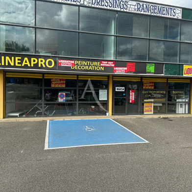 Commerce 4 pièces 2735 €