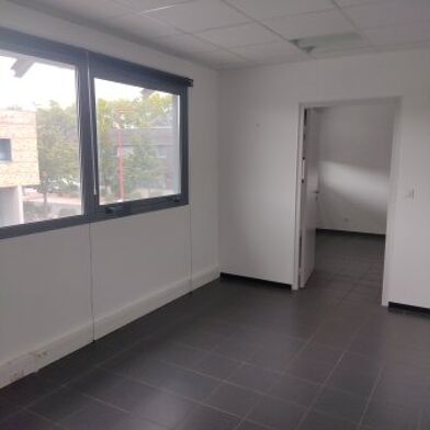 Bureau 60 m²