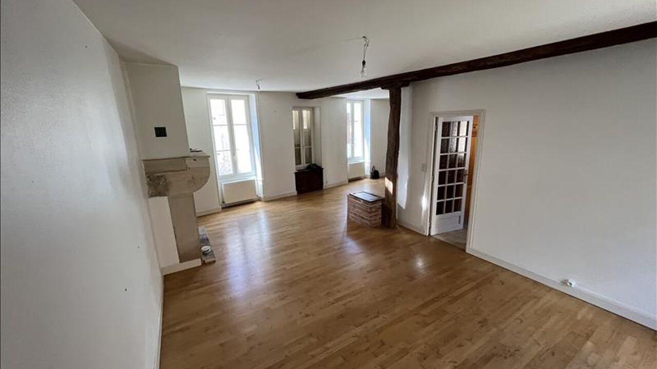 maison 6 pièces 133 m2 à vendre à Saint-Amand-Montrond (18200)