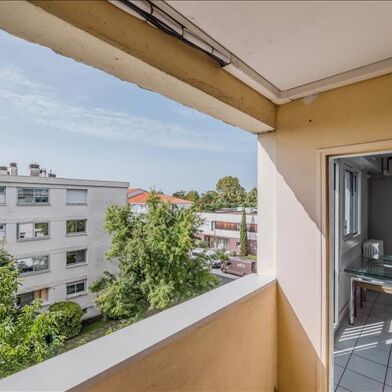 Appartement 4 pièces 243800 €