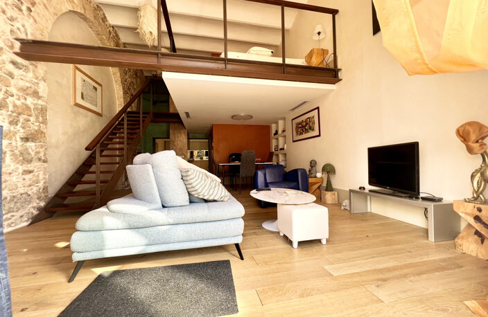 CANNES CENTRE  LOFT T2/T3 DE 83M2 PROCHE MER — photo 2