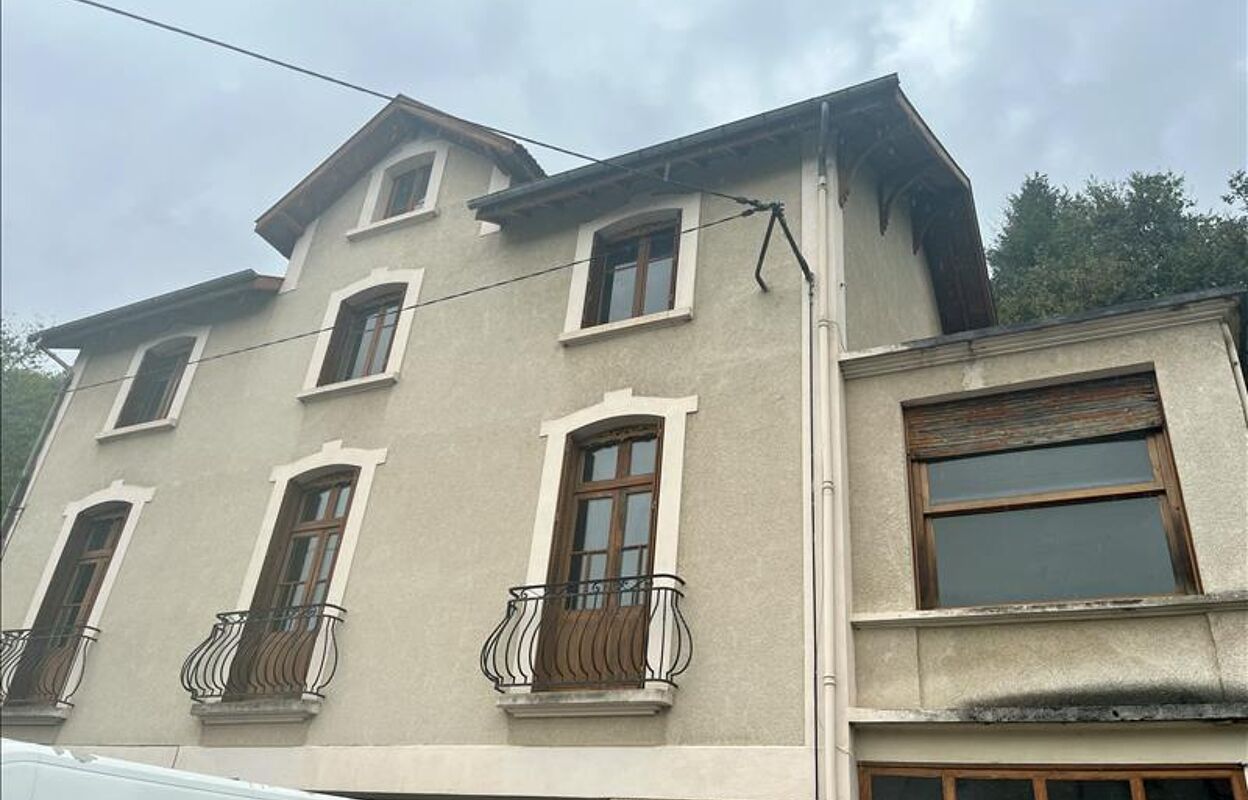 maison 11 pièces 215 m2 à vendre à Decazeville (12300)