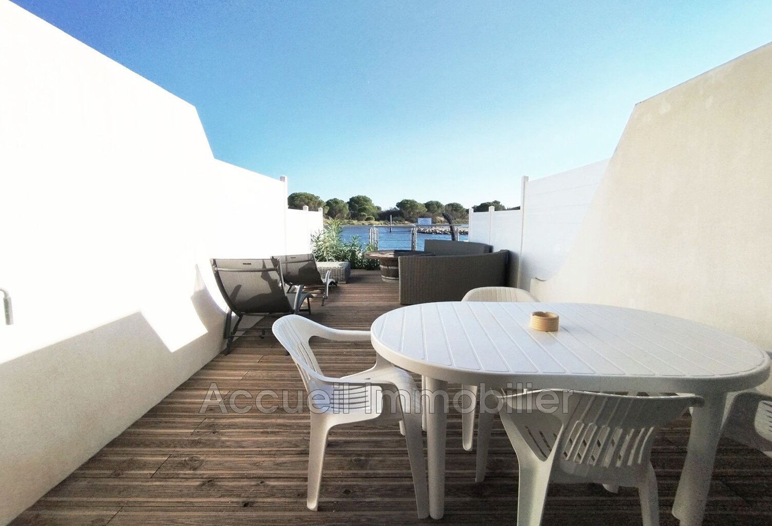 Marina individuelle P3 au calme plein sud avec garage attenant — photo 1