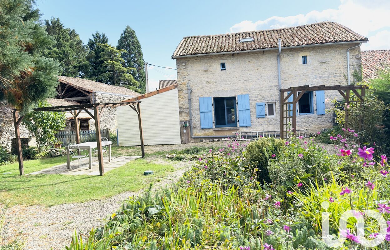 maison 4 pièces 183 m2 à vendre à Lizant (86400)