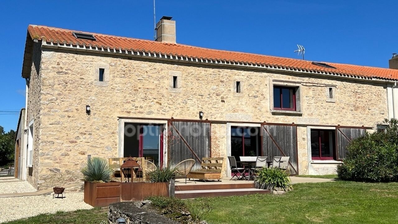 maison 6 pièces 165 m2 à vendre à Mortagne-sur-Sèvre (85290)