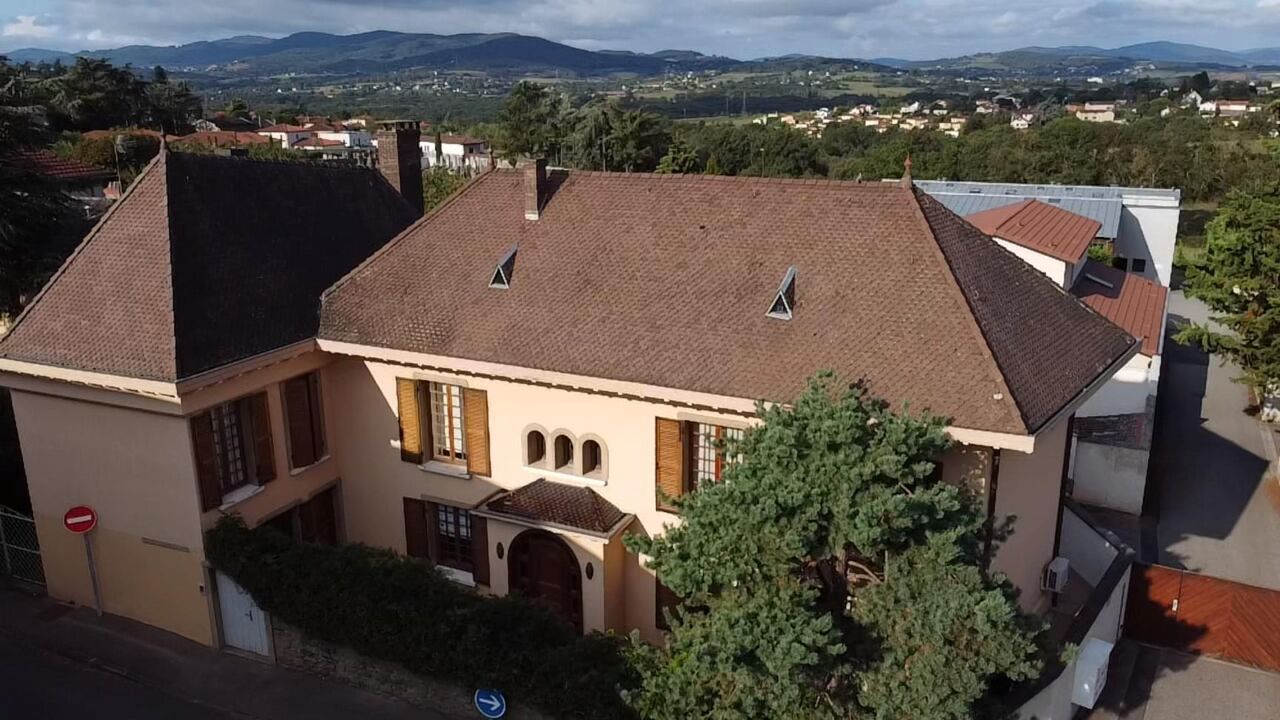 maison 10 pièces 230 m2 à vendre à La Tour-de-Salvagny (69890)