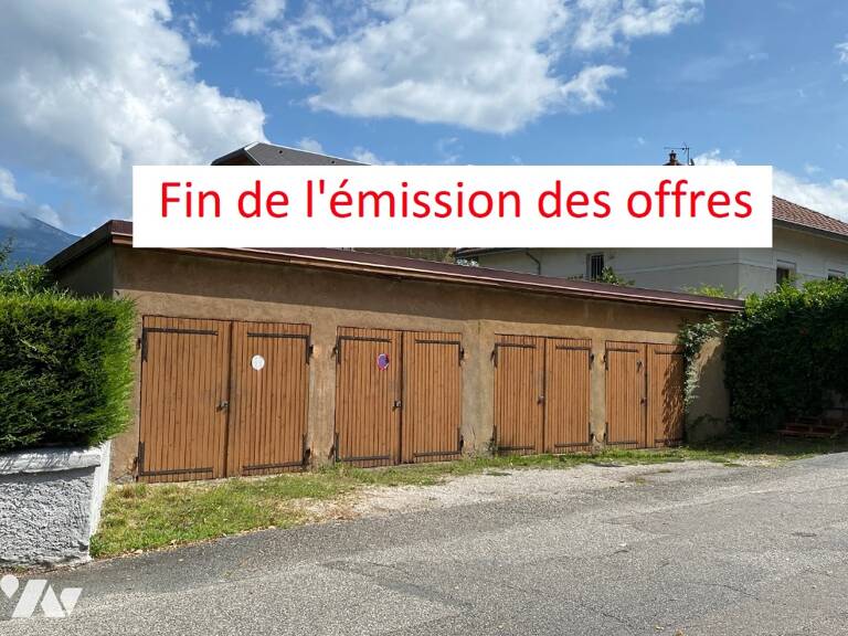 Garage   — photo 1