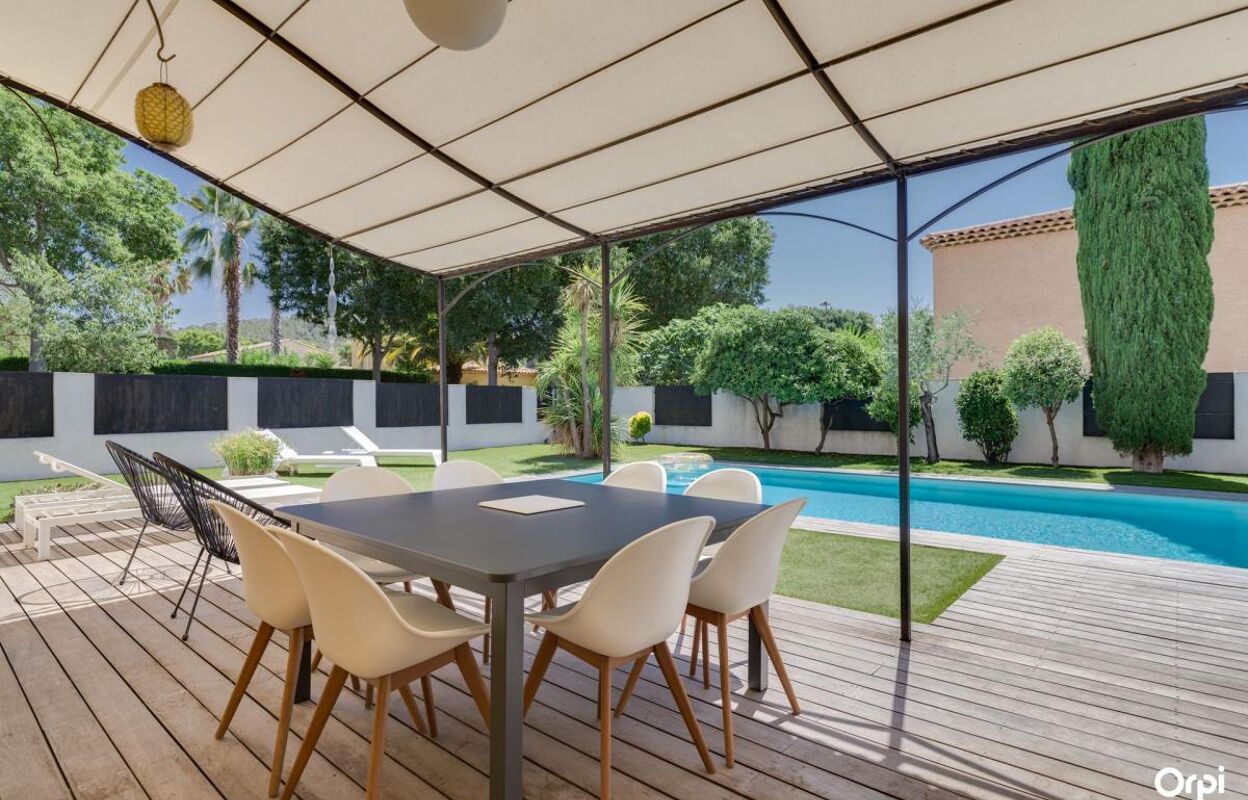 maison 6 pièces 160 m2 à vendre à Saint-Cyr-sur-Mer (83270)