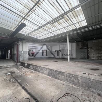 Local industriel  4743 €