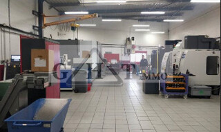 Local industriel  352 m² à louer à Aulnay-sous-Bois (93600)