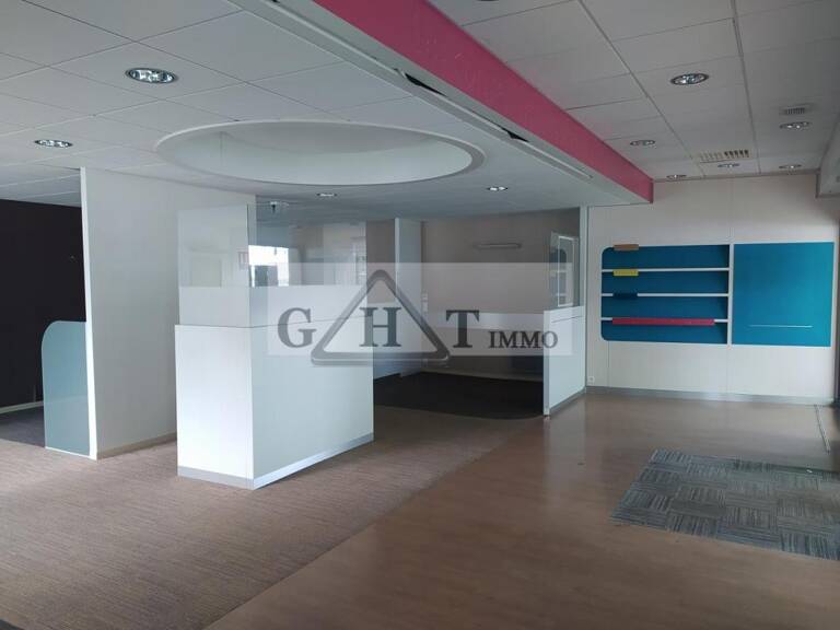 380 m² boutique à vendre à TORCY — photo 1