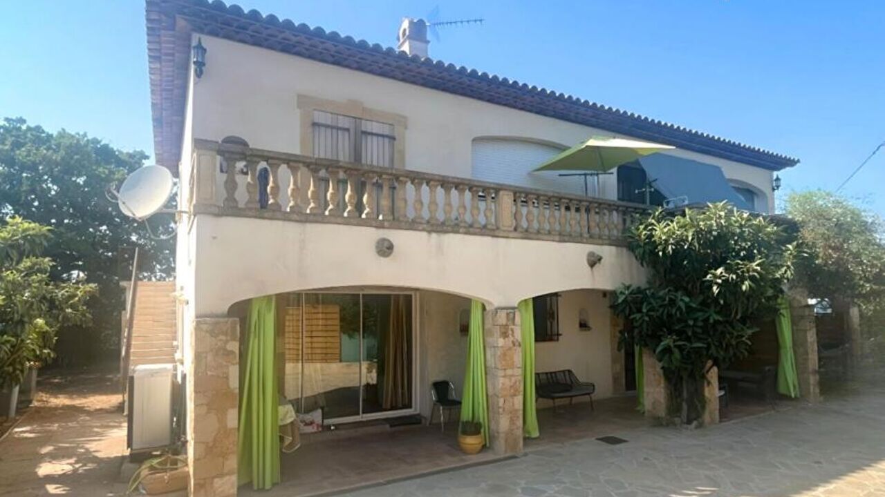 maison 8 pièces 222 m2 à vendre à Fréjus (83600)