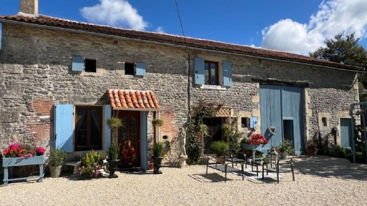 maison 5 pièces 151 m2 à vendre à Surin (86250)