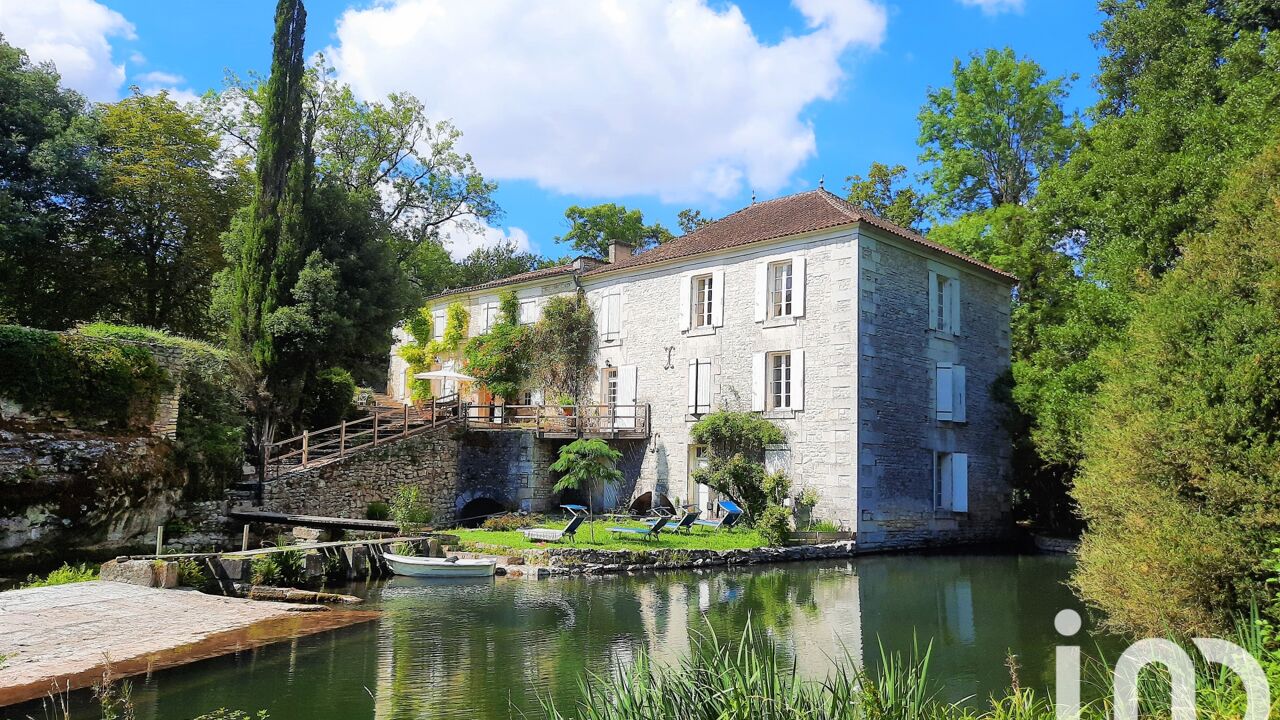 maison 10 pièces 354 m2 à vendre à Cognac (16100)