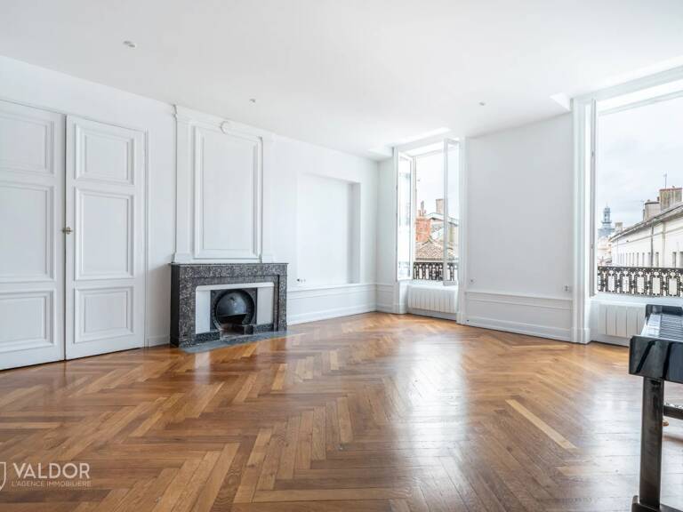 APPARTEMENT T4 100M2 BALCON HYPER CENTRE VILLEFRANCHE — photo 1