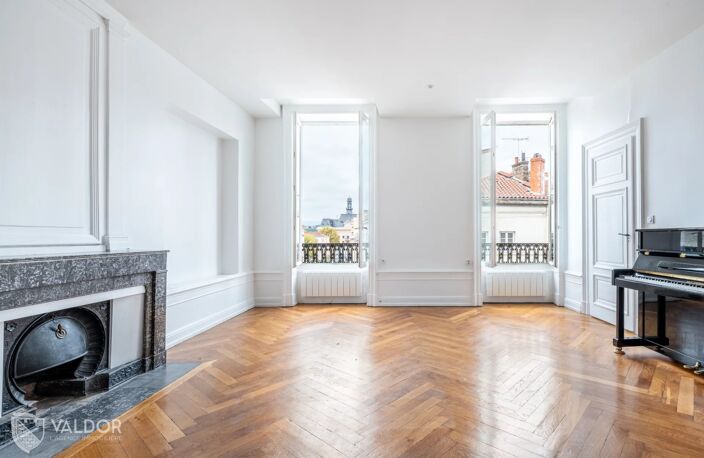 APPARTEMENT T4 100M2 BALCON HYPER CENTRE VILLEFRANCHE — photo 2
