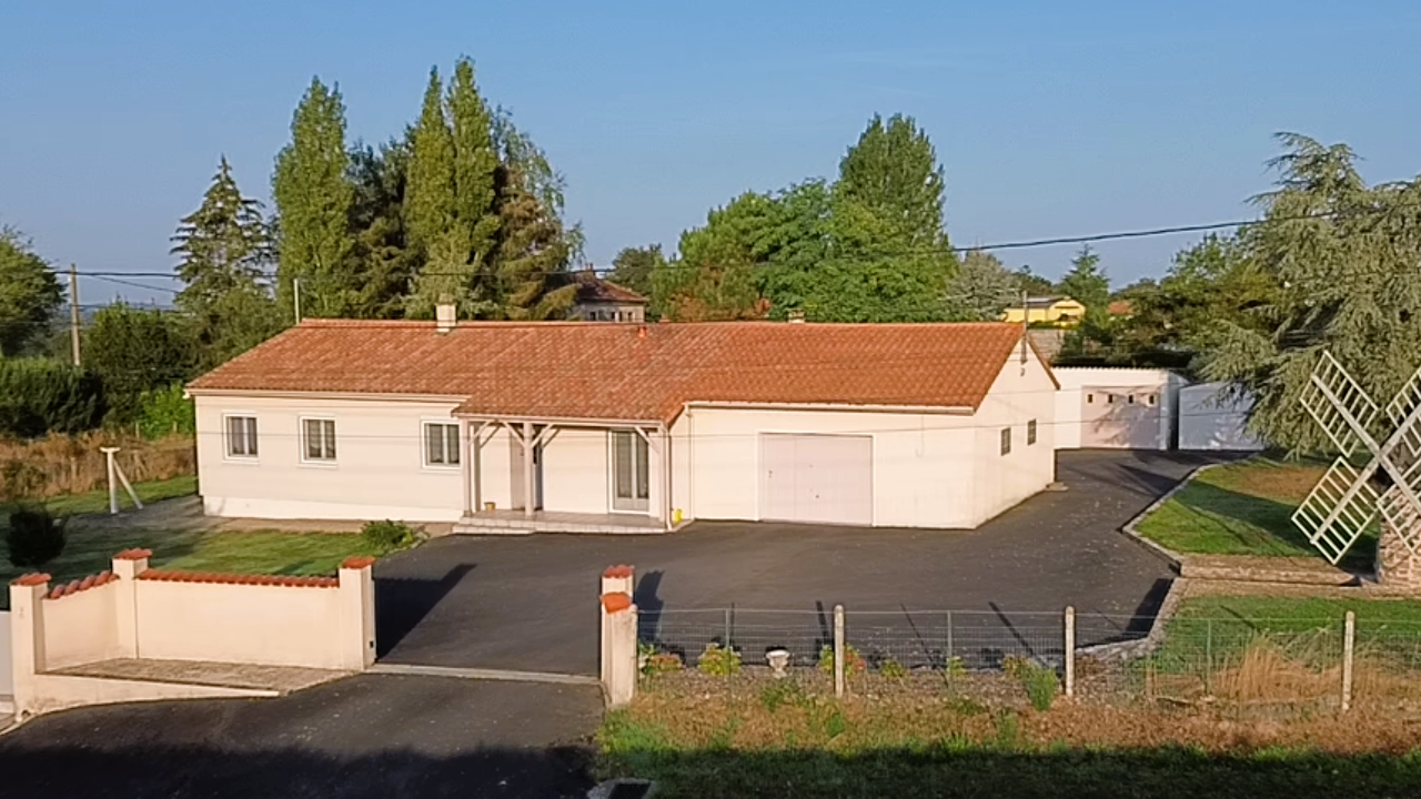 maison 4 pièces 108 m2 à vendre à La Chapelle-Bertrand (79200)