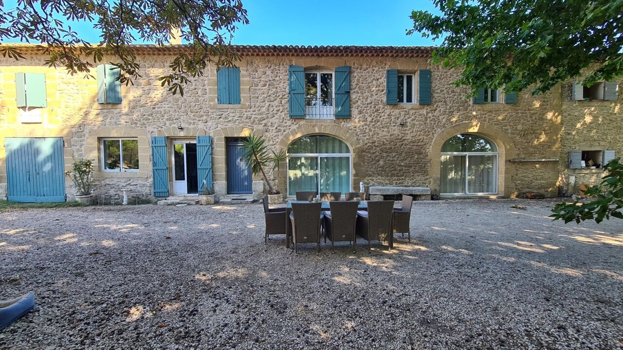 maison 11 pièces 334 m2 à vendre à Lamanon (13113)