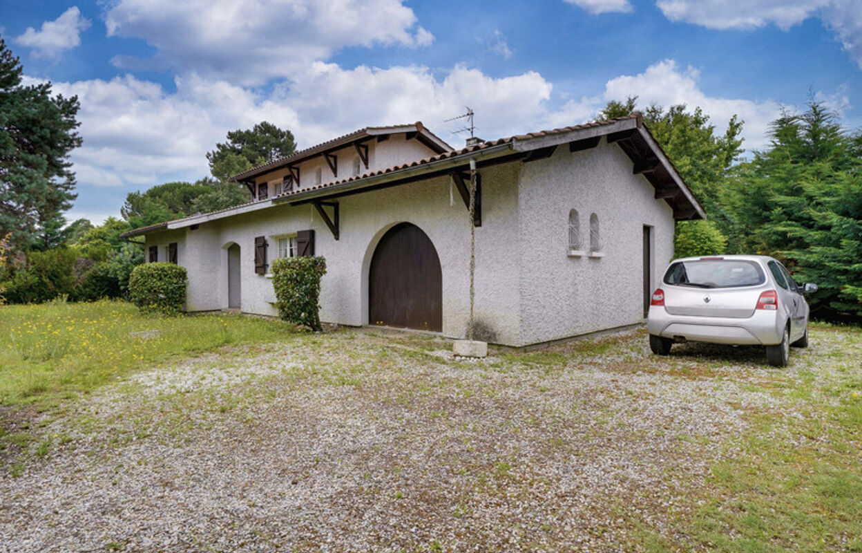 maison 5 pièces 142 m2 à vendre à Saint-Aubin-de-Médoc (33160)