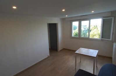 location appartement 450 € CC /mois à proximité de La Guierche (72380)