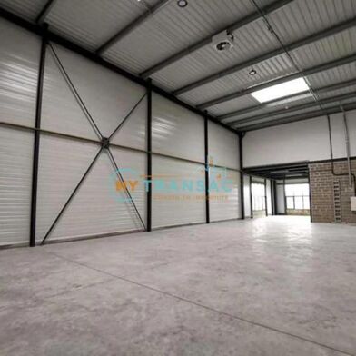 Local industriel  669600 €