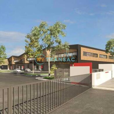 Local industriel  680450 €