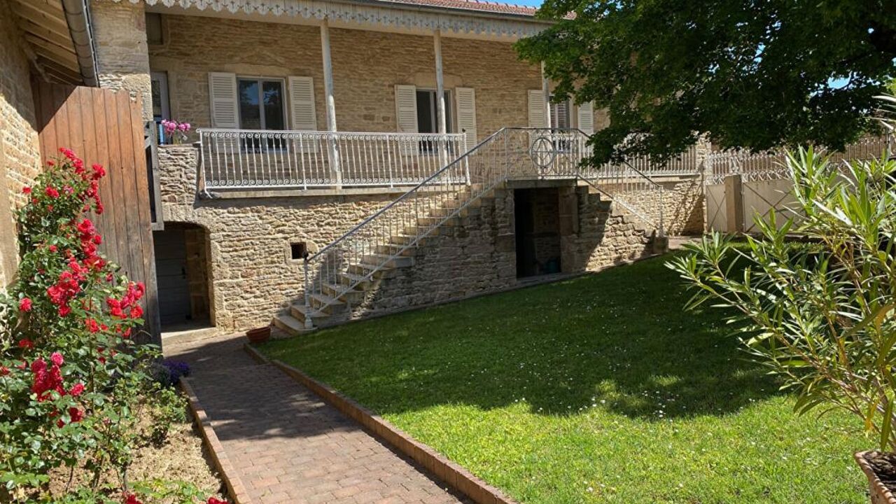 maison 8 pièces 250 m2 à vendre à Azé (71260)