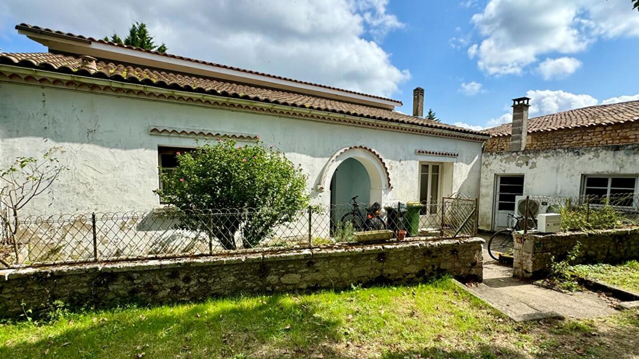 maison 8 pièces 170 m2 à vendre à Saint-Romain-de-Benet (17600)