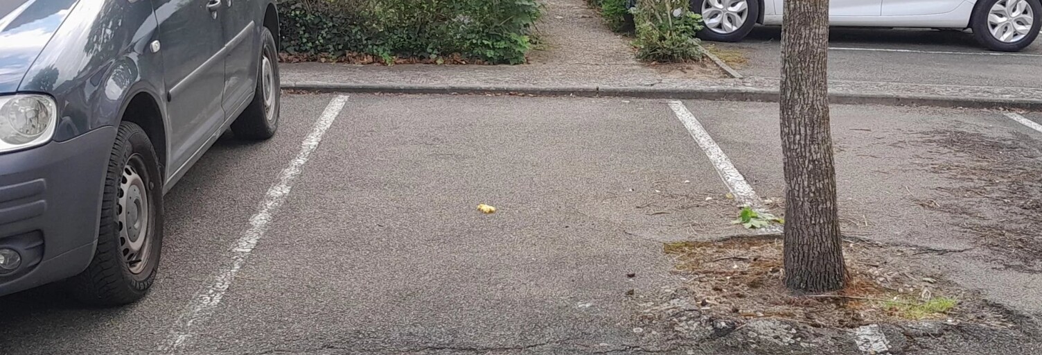 Garage   m² à louer à Houdan (78550)