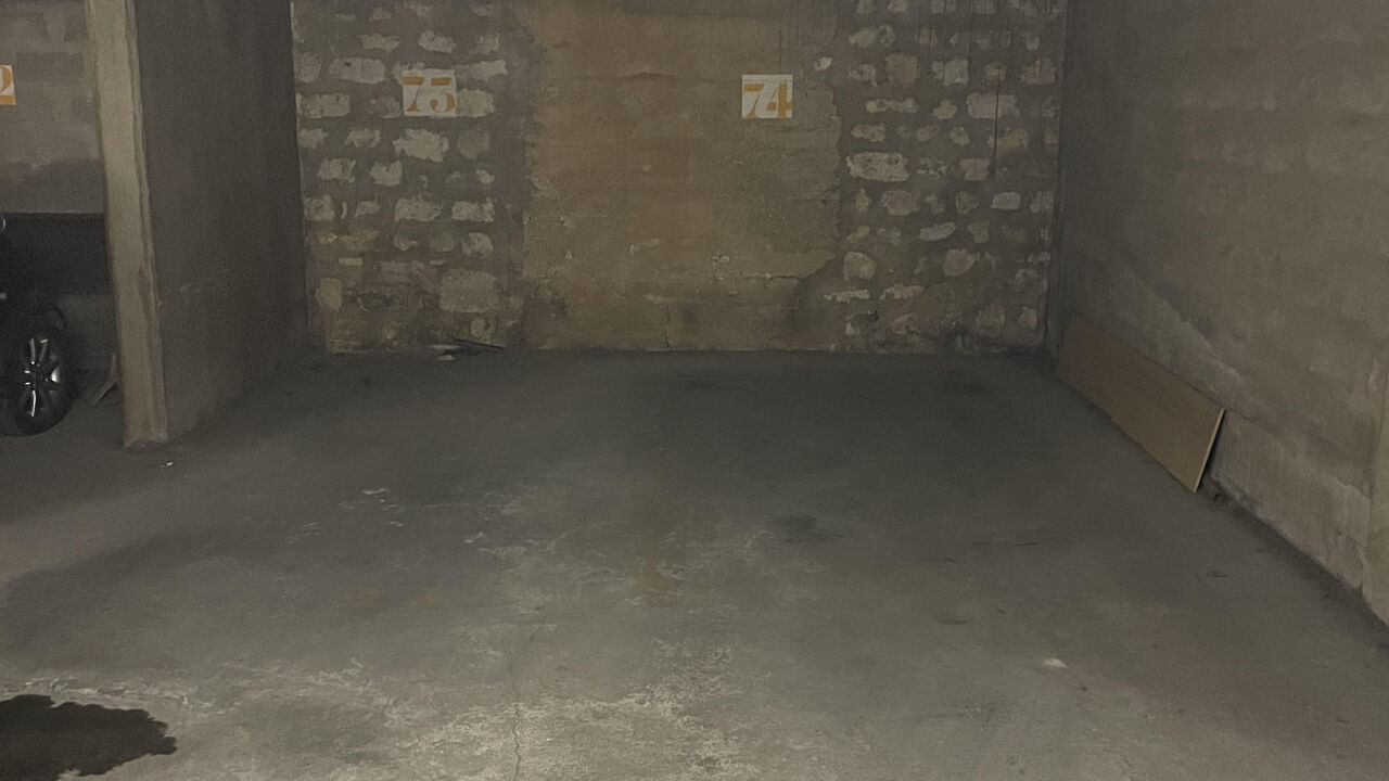 garage  pièces  m2 à vendre à Paris 16 (75016)