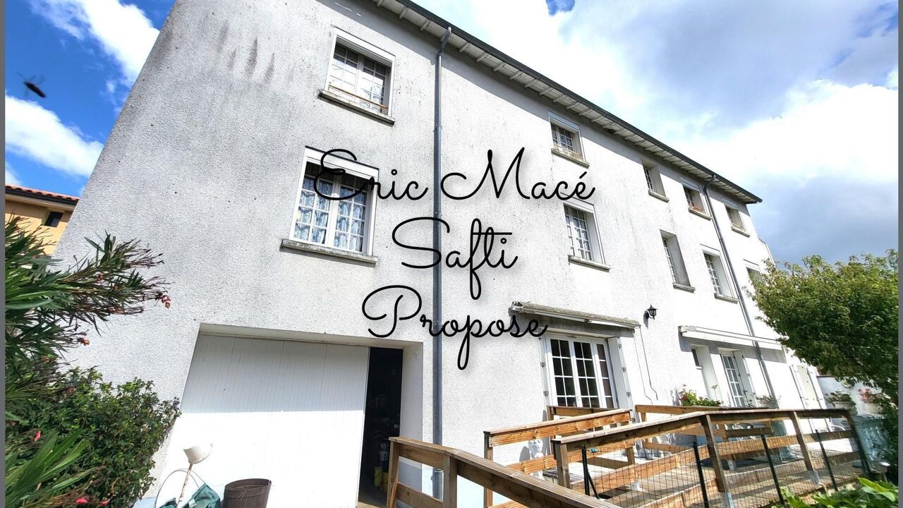 maison 17 pièces 295 m2 à vendre à Vezins (49340)