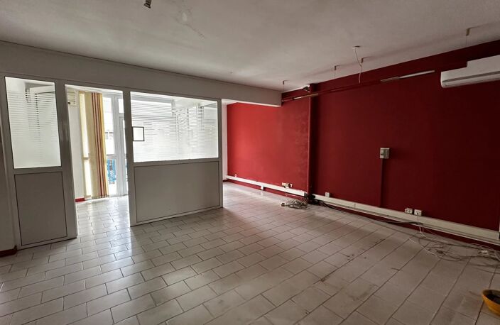 CENTRE-VILLE CAYENNE CENTRE VILLE CAYENNE - LOCAL COMMERCIAL OU APPARTEMENT. — photo 2