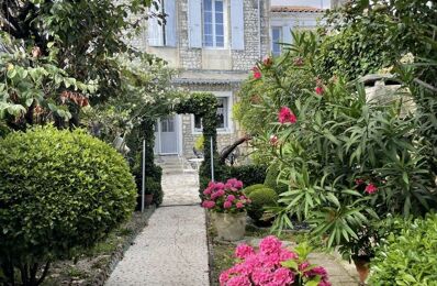 vente maison 230 000 € à proximité de Saint-Hilaire-de-Villefranche (17770)