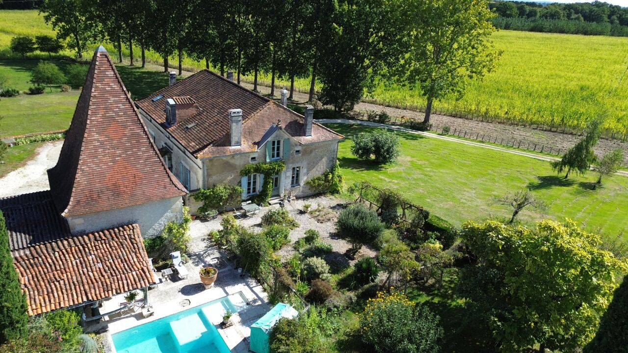 maison 9 pièces 288 m2 à vendre à Aubeterre-sur-Dronne (16390)